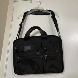 TUMI Alpha Expandable Black Nylon messenger travel laptop carryon bag with strap